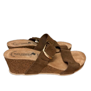 BIO Green Made in Spain Brown Suede Wedge Sandal Gold Buckle Size 39 8.5